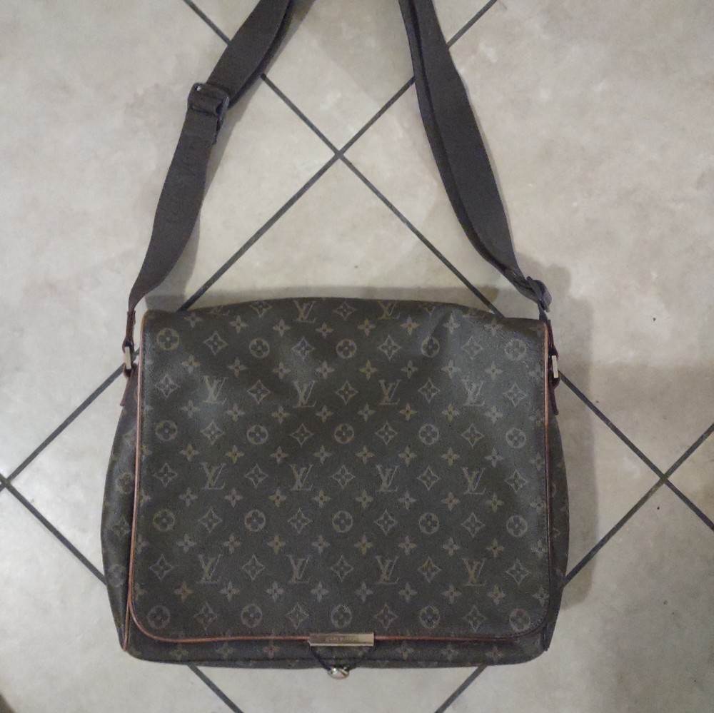 Louis Vuitton briefcase/ lap top case/ Abbsess Monogram/Messenger Bag